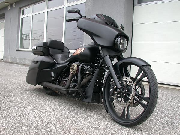 Harley Davidson FLHXS Street Glide